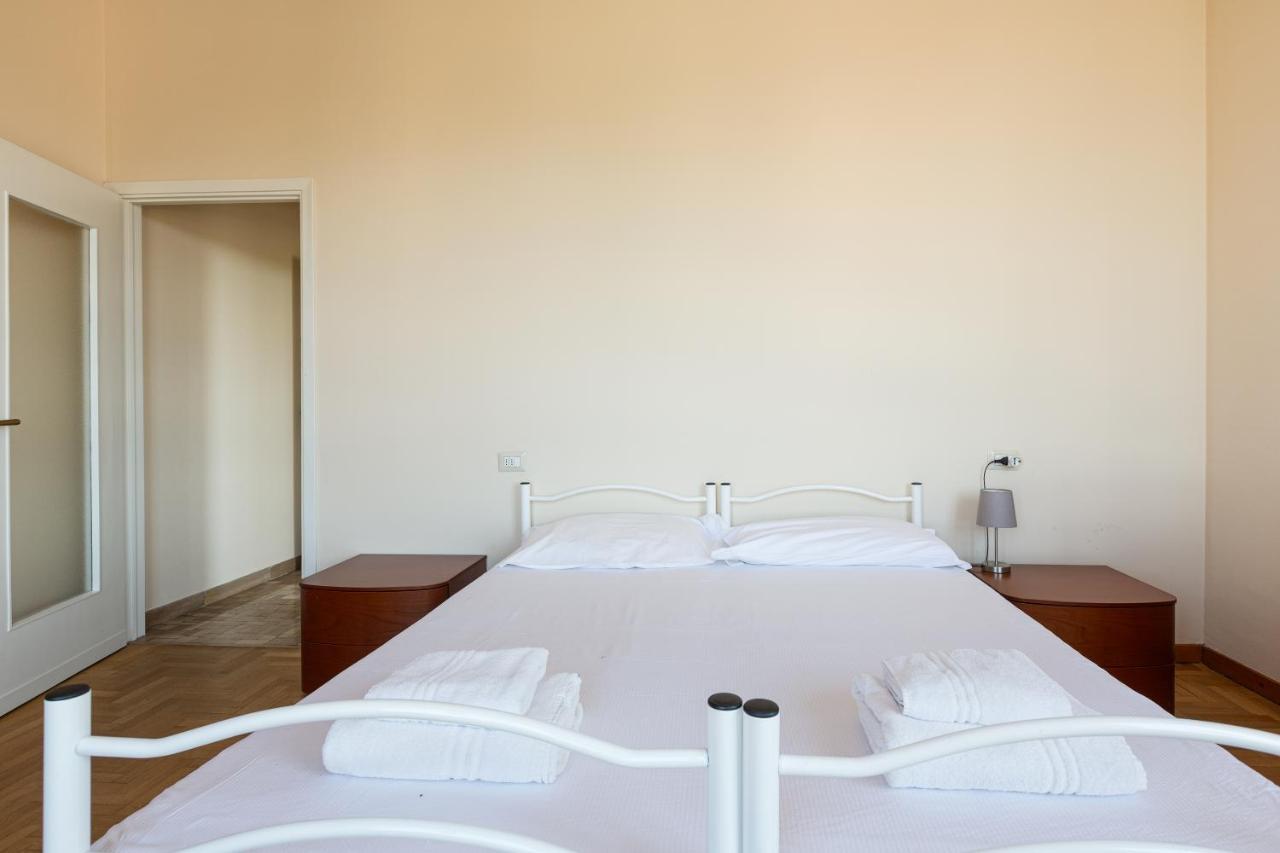 Milano - Roomy Apartment 300 M From M3 Affori Fn! Exterior photo