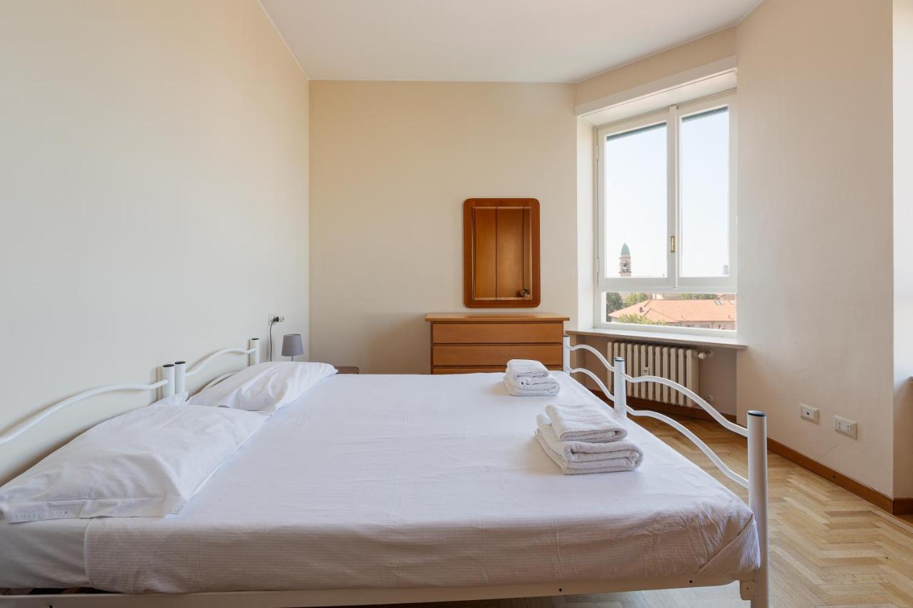 Milano - Roomy Apartment 300 M From M3 Affori Fn! Exterior photo