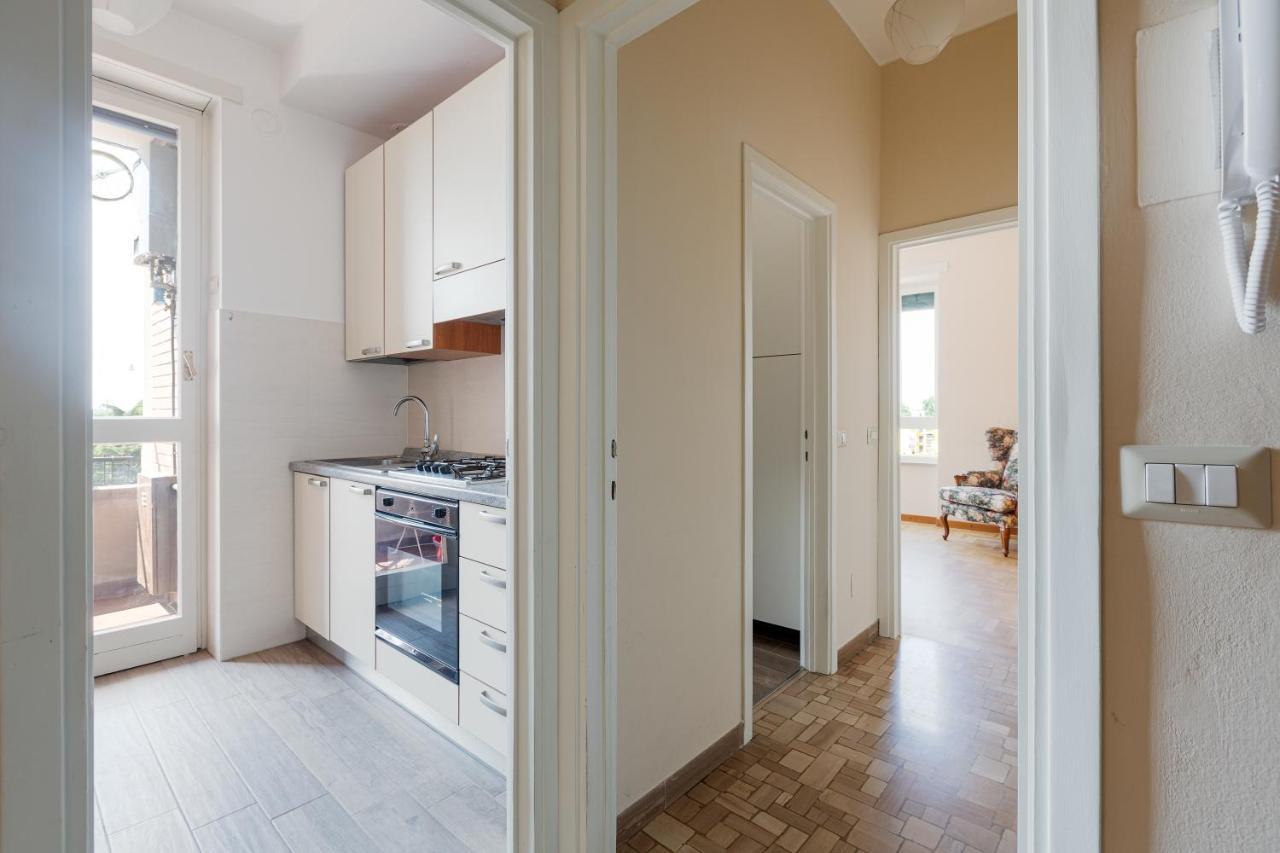 Milano - Roomy Apartment 300 M From M3 Affori Fn! Exterior photo
